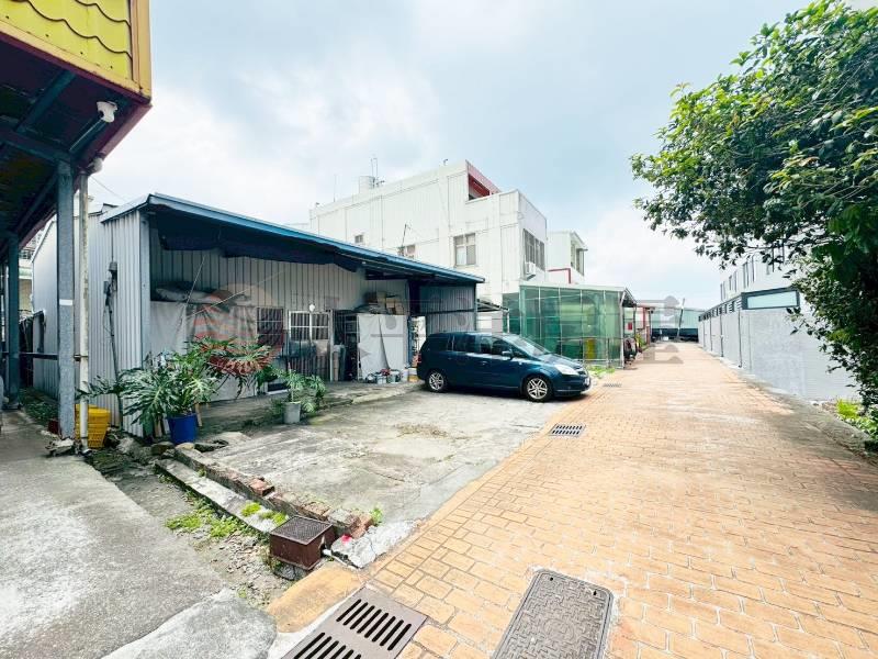 買地送屋前後臨路方正建地房屋室內格局與周邊環境