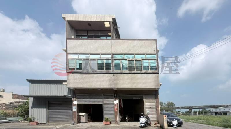 臨路角間大地坪農舍房屋室內格局與周邊環境
