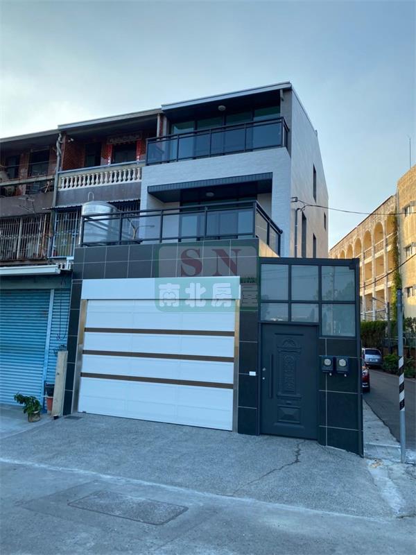 新市仁愛街金店面 新市區仁愛街 買屋