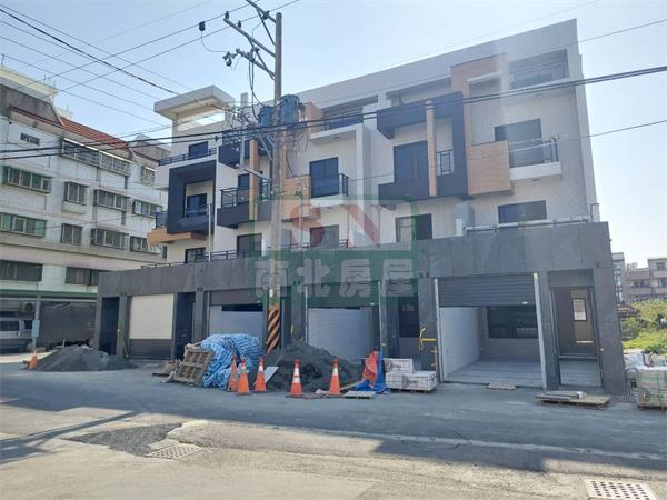 西港市區全新明亮溫馨車墅(一)