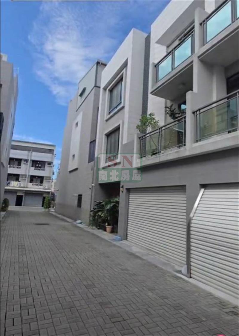 南北瑞發*安南海佃路4段豪華別墅