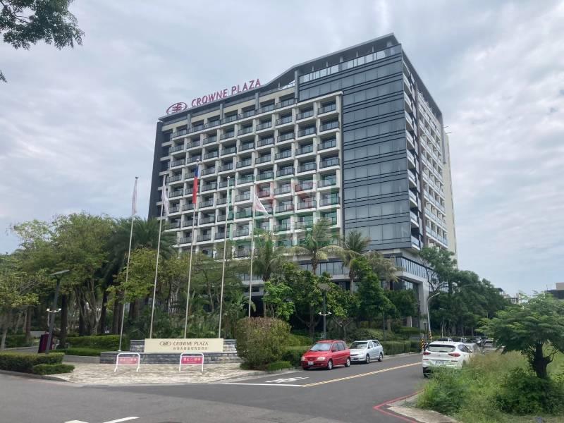 大員皇冠酒店旁面公園三角窗建地