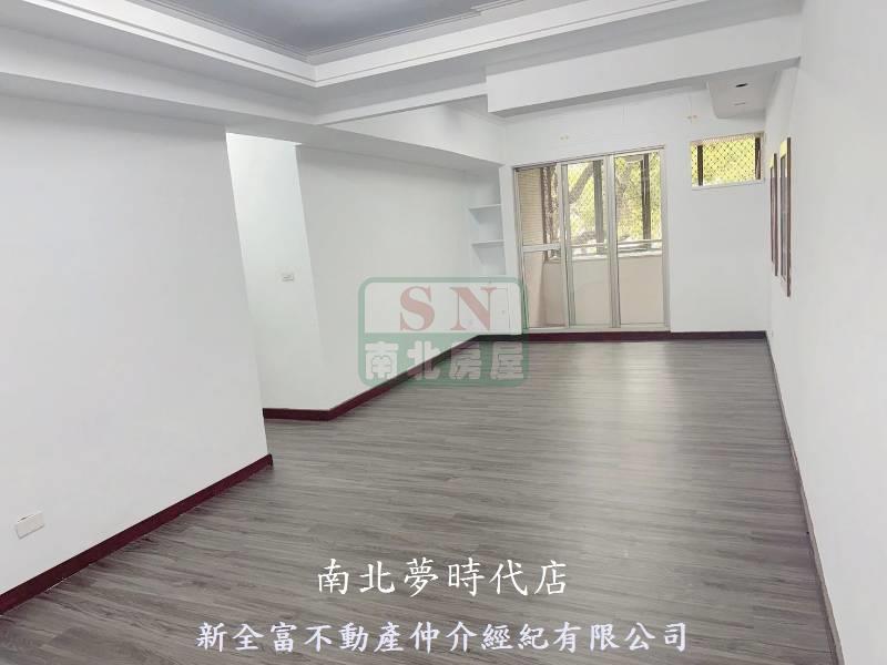 東區後甲國中崇誨國宅三房電梯華廈