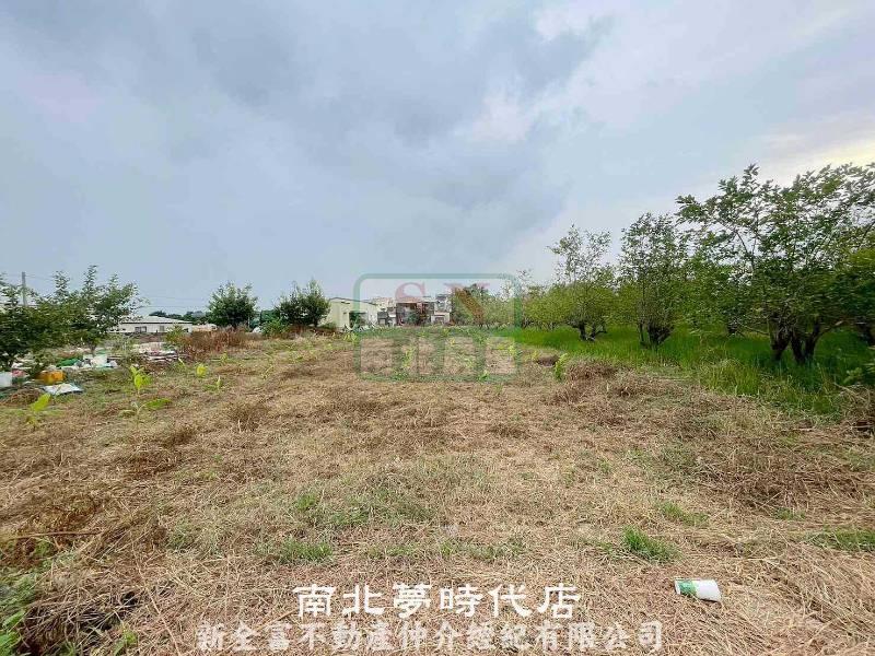 六甲中正路都計內農地