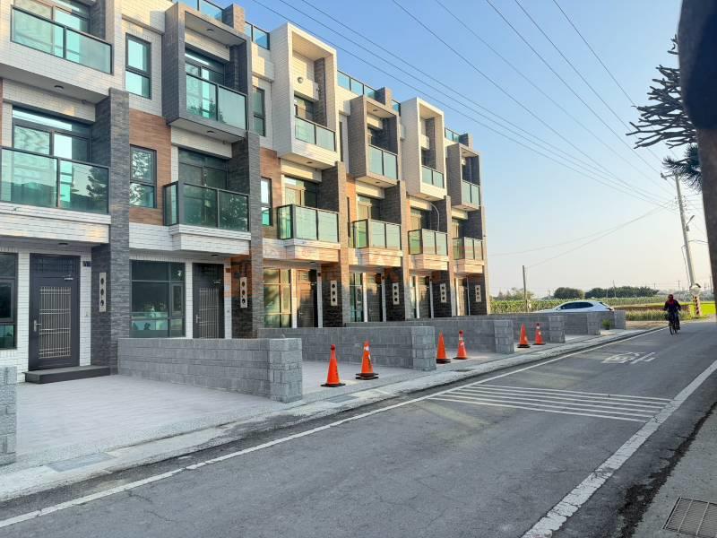 二林全新車庫別墅