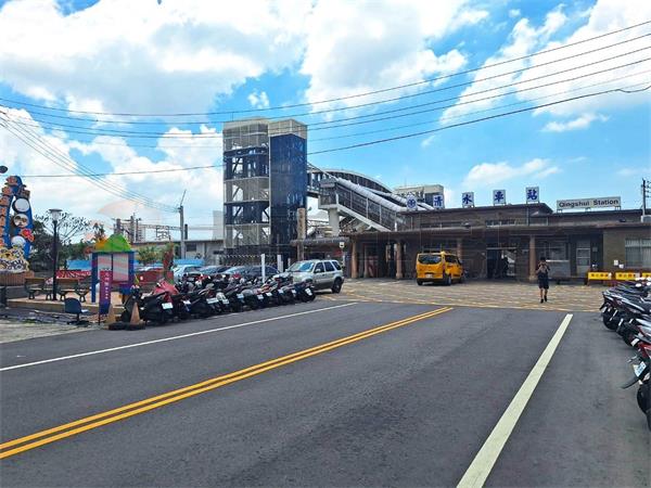 臨路9米5面寬雙車電梯別墅房屋室內格局與周邊環境